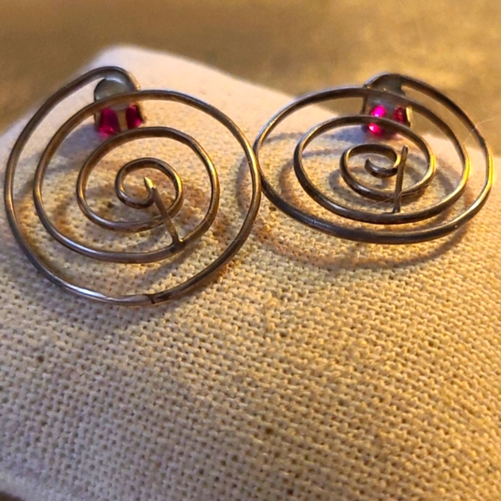 Stud Earrings Sterling Silver Spiral Shape Synthetic Ruby Handmade Eclectic Gift - Picture 6 of 6